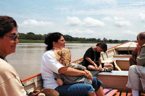 Viaje en bote en el río Amazonas